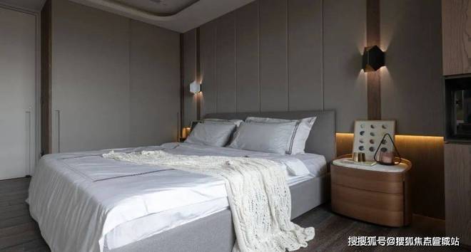 桥C位前湾壹号售楼处发布：一席尽奢藏”CQ9电子游戏平台®前湾壹号售楼处 虹(图4)