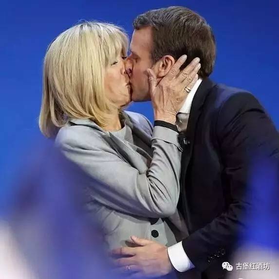 萄酒面对镜头总统淡定盲品精彩不容错过！！