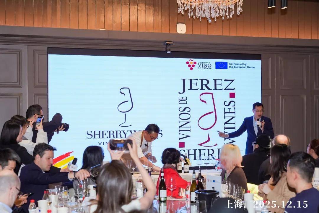 指南轻松“搞定”中餐吃出仪式感CQ9电子拿好西班牙发布的配餐(图6)